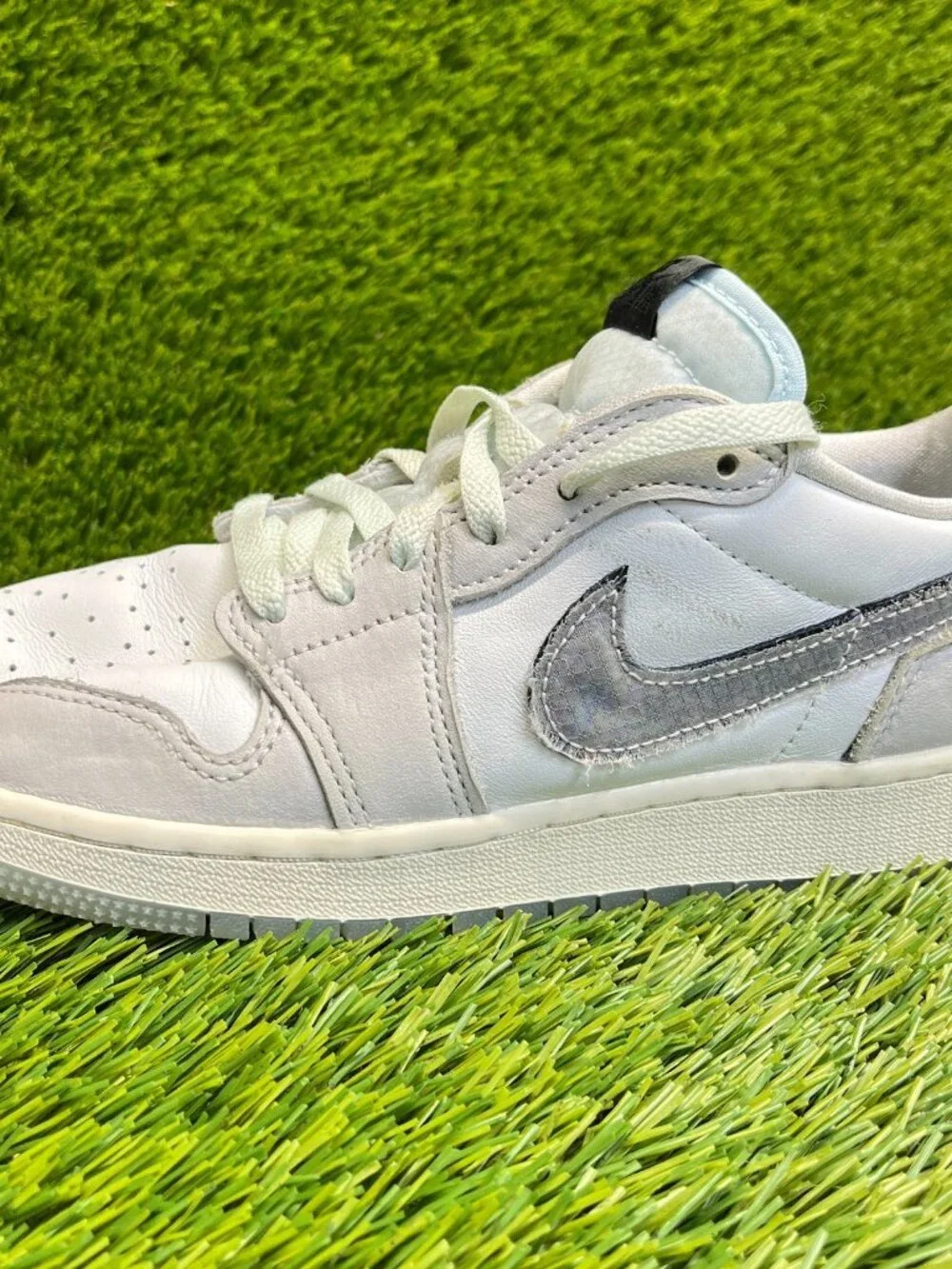 Nike Air Jordan 1 Retro Low OG Boys Size 6.5Y White Gray Athletic Shoes Sneakers